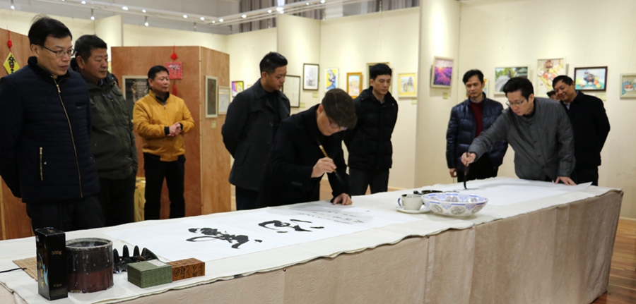 261A4370.JPG 261A4370.JPG