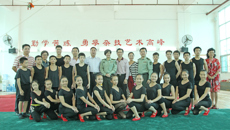 广州军区战士杂技团领导巡访广西艺术学校