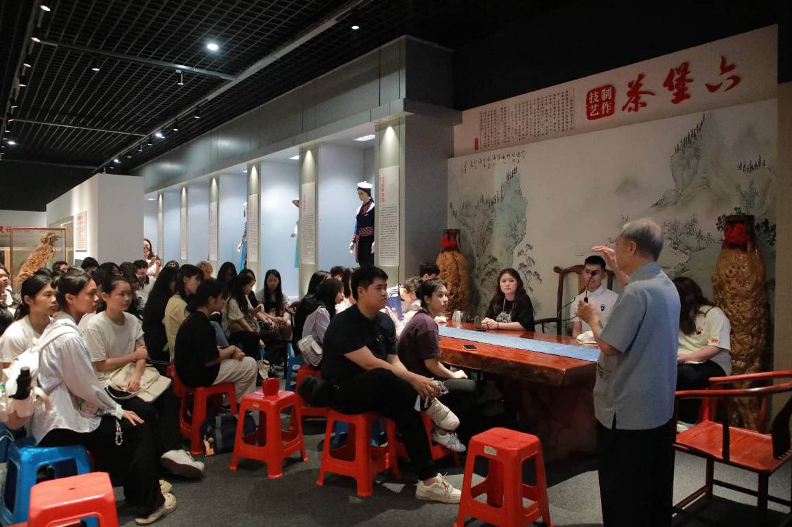 张忠安大师开展讲座 (2)