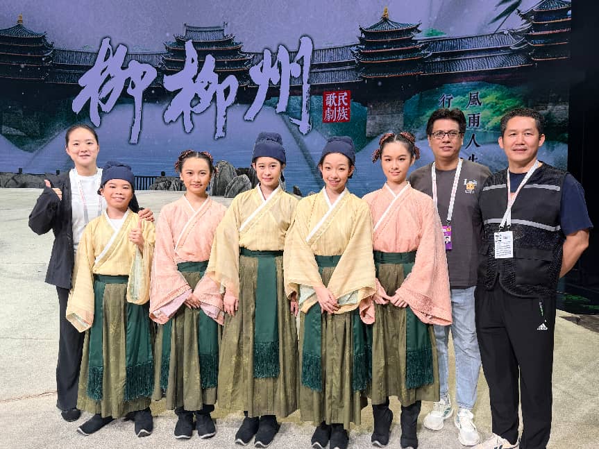 副校长张兰带队